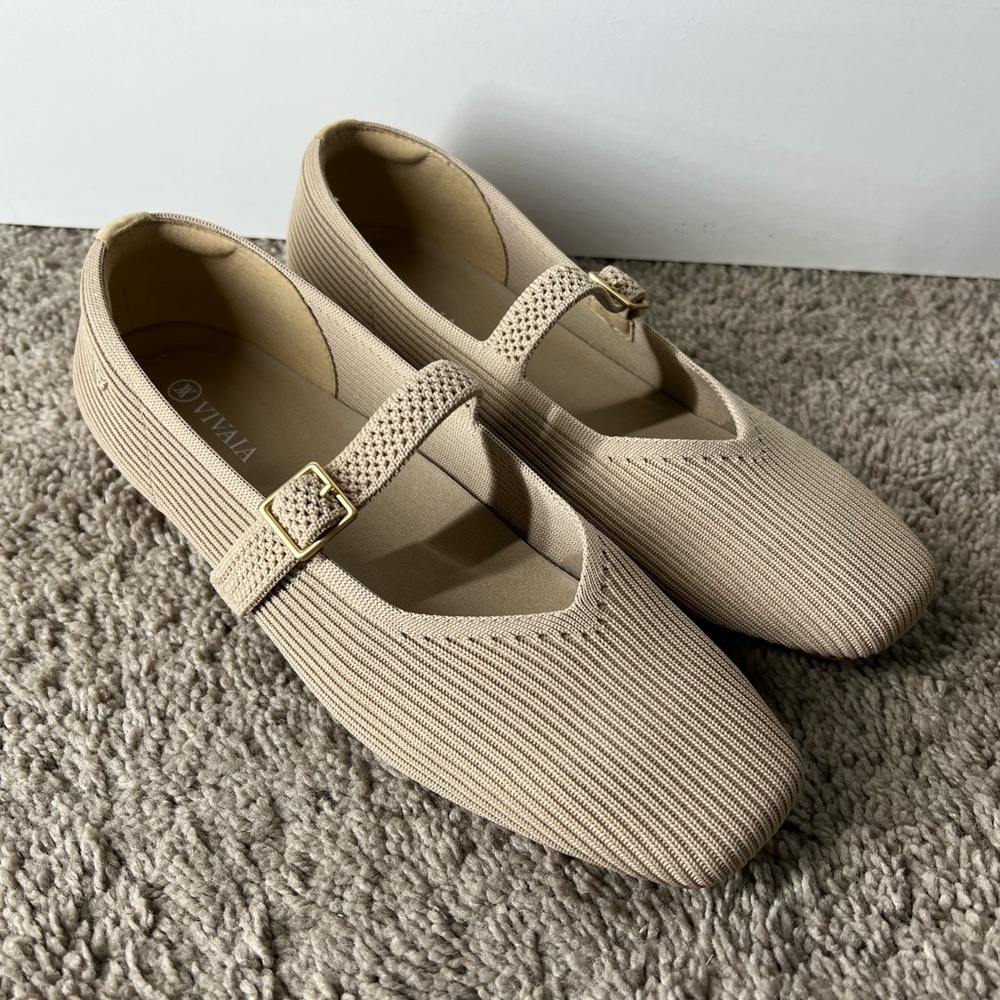 VIVAIA Women's Tan Flats